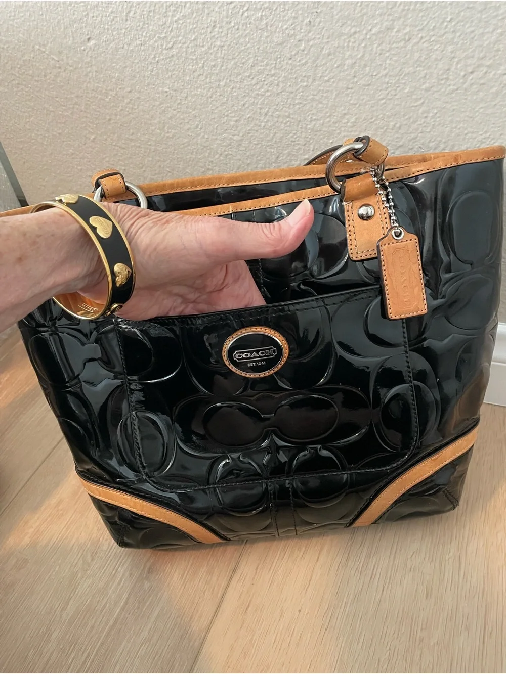 Coach F22322 Black Embossed Patent Signature Tote Bag Leather Trim Hangtag